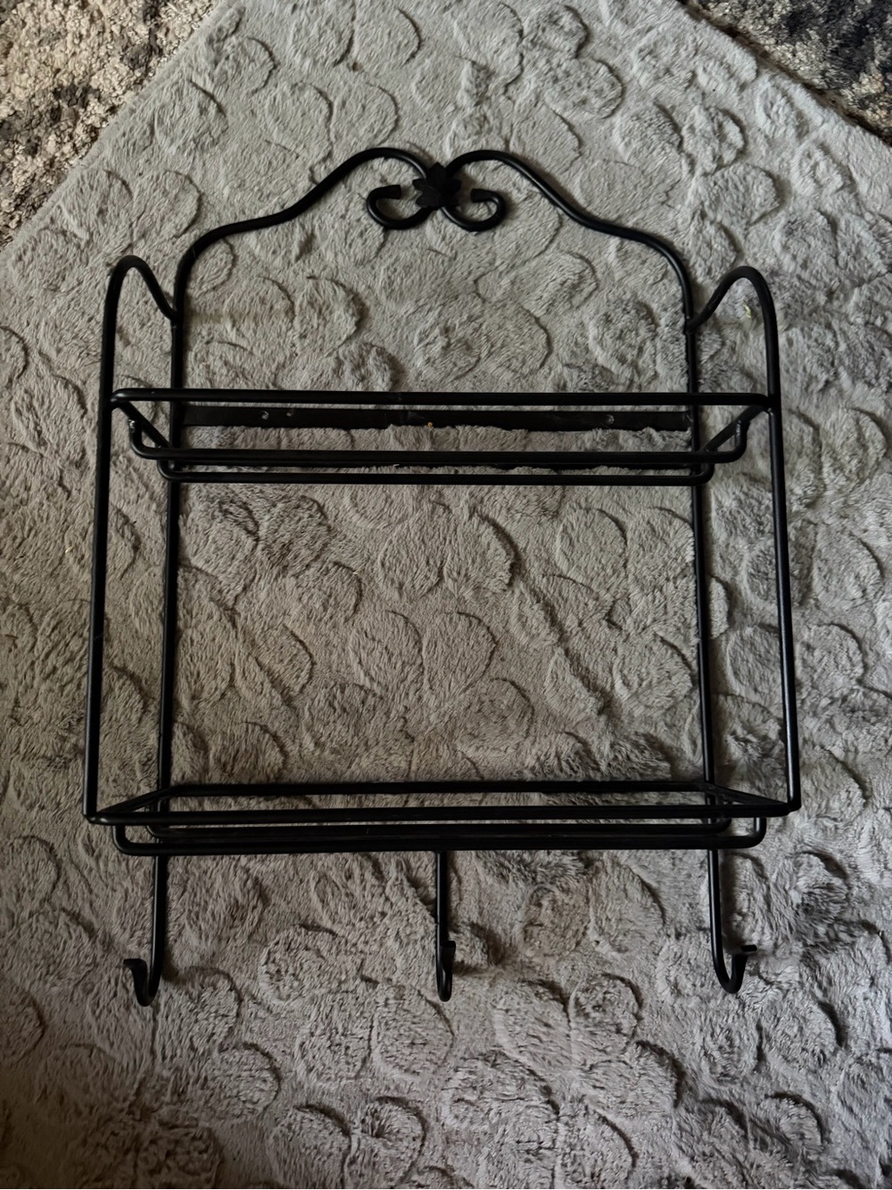 Longaberger Black wrought iron Metal Wall Shelf with Hooks - Home Wall Decor